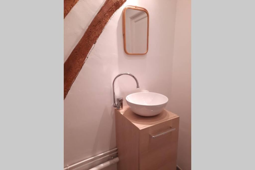 Appartement Loft de charme á 150m de la cathédrale à Beauvais Extérieur photo