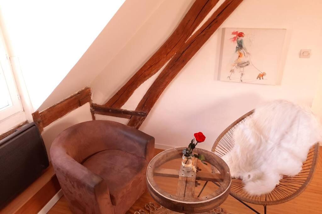 Appartement Loft de charme á 150m de la cathédrale à Beauvais Extérieur photo